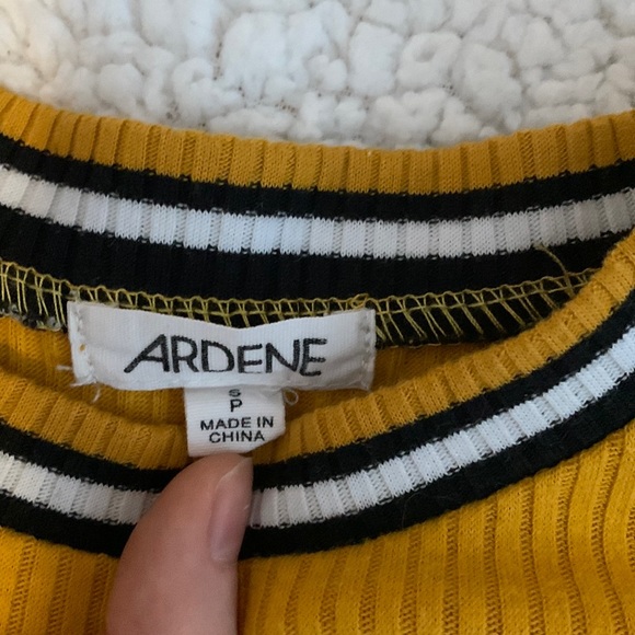 Ardene yellow-ish/orange top with medium sleeves, size small - Picture 2 of 2